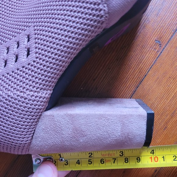 Blush Pink Knit Booties, sz 8.5 - Picture 5 of 7